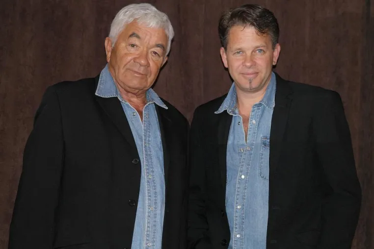 Bild: Father & Son Live. Gus & Jeffrey Backus
