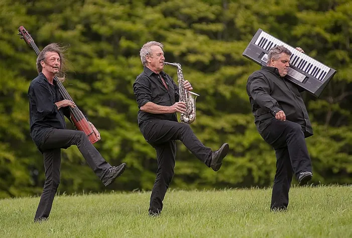 „Something Special“ – Blues, Soul und Singer-Songwriting – Pfingstkonzert auf BURG FÜRSTENECK Bild: „Something Special“ – Blues, Soul und Singer-Songwriting – Pfingstkonzert auf BURG FÜRSTENECK