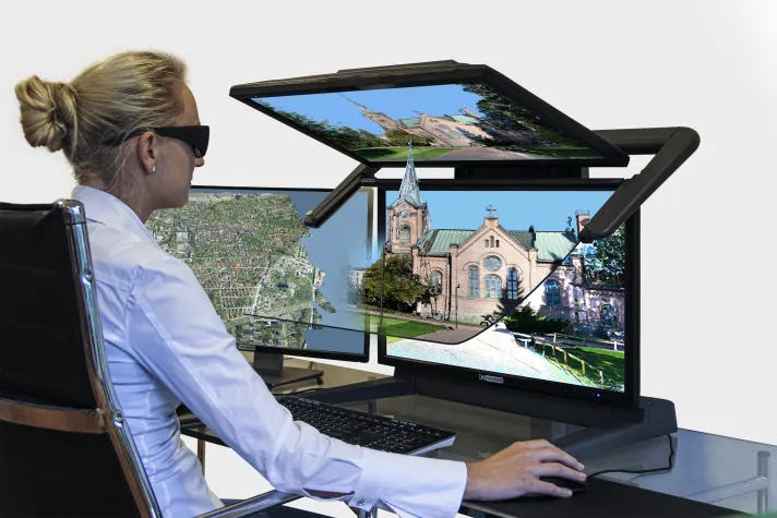 Bild: Terrasolid kartiert die Welt in 3D – 3D PluraView Monitore visualisieren in Stereo