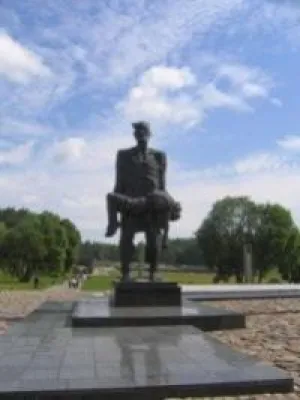 Bild: Ausstellungseröffnung am Holocaustgedenktag in Berlin: IBB macht Lebenswerk von Leonid Lewin bekannt