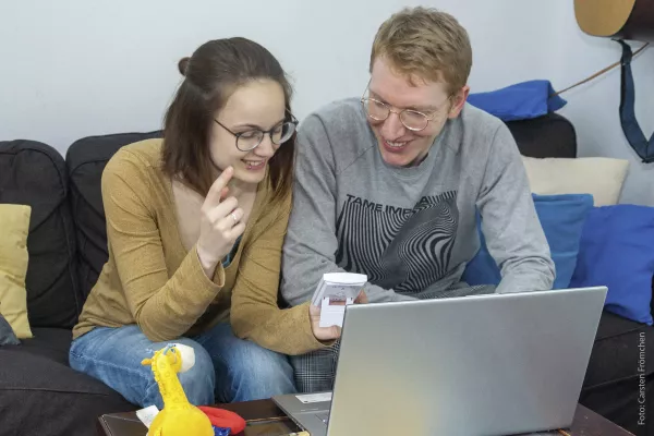 Bild: Schimmelfrei wohnen mit Kind  - Video-Seminare und Online-Beratung für Eltern