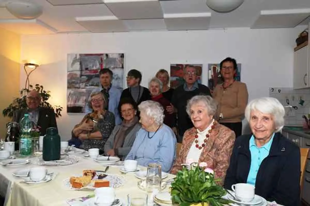 Künstler der Kreativwerkstatt Rosenharz (Stiftung Liebenau) stellten sich in St. Antonius vor