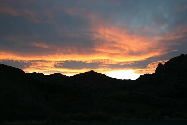 In den Rockies wird es finster Bild: In den Rockies wird es finster