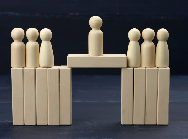 Unternehmensnachfolge – Übertragung von Anteilen Bild: Unternehmensnachfolge – Übertragung von Anteilen