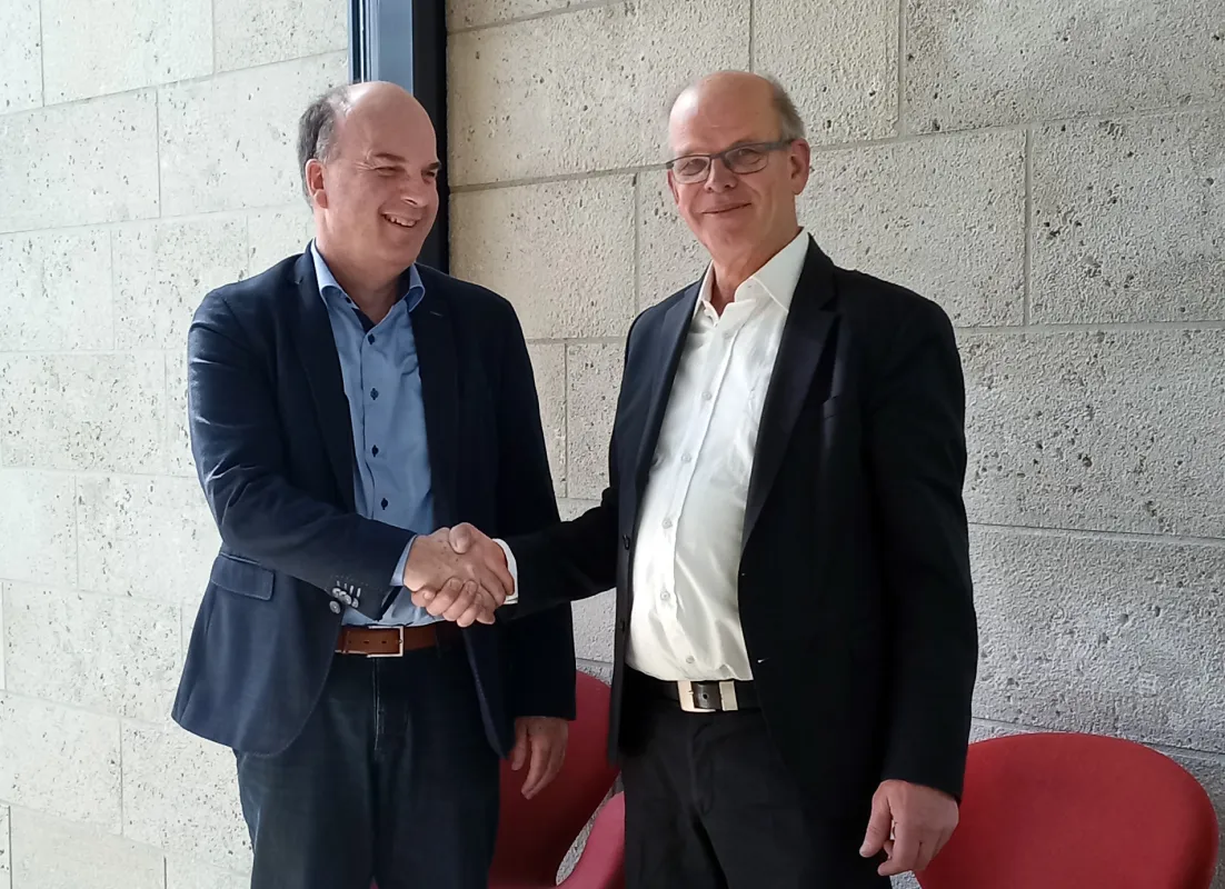 Klaus Aengenvoort (eTASK) und Hartmut Potreck (SMB AG) (© eTASK Immobilien Software GmbH)