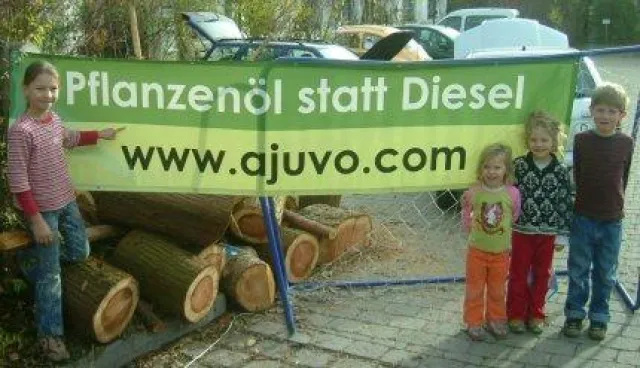 Bild: Streetlife Festival 2007 in München: ajuvo warnt vor fossilen Treibstoffen