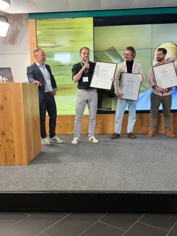 Bild: Zu den Besten in Europa: Zahnarzt Martin Hoy erhält seltene Spezialisten-Auszeichnung