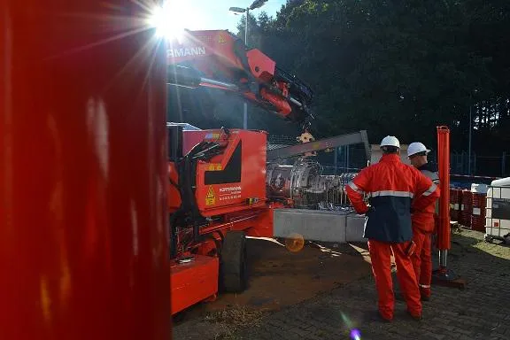 Bild: Umweltschonende Kranarbeiten für ExxonMobil