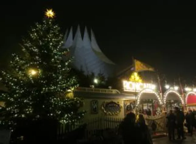 Bild: Der RONCALLI-Weihnachtscircus ist in der Stadt