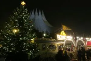 Bild: Der RONCALLI-Weihnachtscircus ist in der Stadt