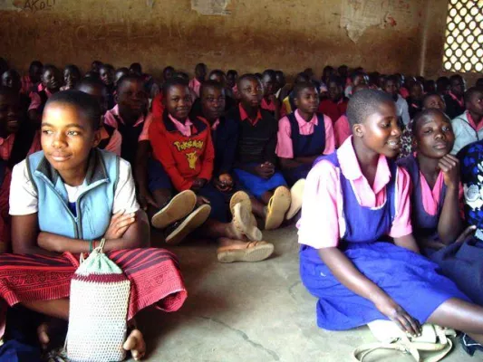 Bild: Malawi: 120 Schüler in einer Klasse- Bildungsqualität bleibt auf der Strecke
