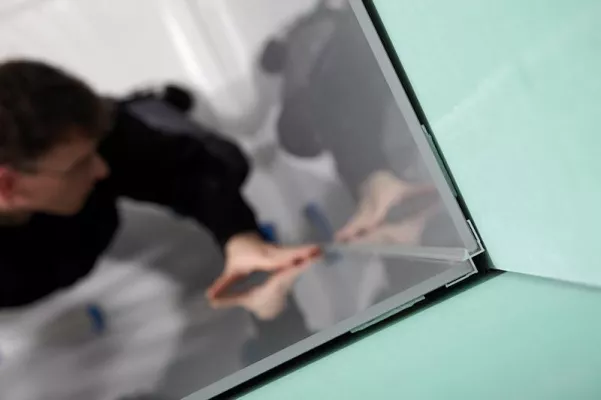 Bild: Wände in Nass- und Duschbereichen ohne Fliesen neu verkleiden