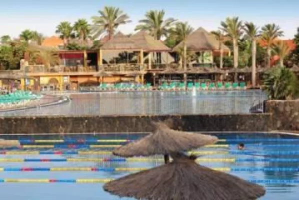 Bild: Zufluchtsort vor dunklen Wintertagen: Die Oasis Hotels auf Fuerteventura
