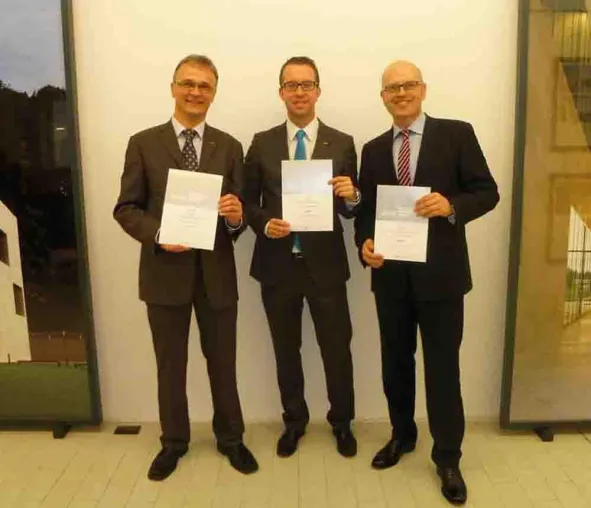 Bild: GEZE gewinnt den ARCHITECTS PARTNER AWARD 2010 und gehört zu den TOP 10 der Architektenberater Deutschlands