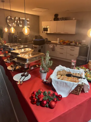 Bild: Weihnachts-Catering & mobile Cocktailbar: Call-Cocktails begeistert mit Hot Drinks und Festmenüs