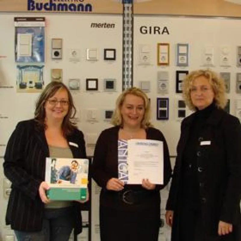 (v.l.) Gabriele Groß (Prokuristin Buchhaltung/Elektro Buchmann GmbH), Jutta Roth (Niederlassungsleiterin-Süd/Avantgarde Business Solutions GmbH), Marion Buchmann-Reiland (Kaufmännische Geschäftsführe