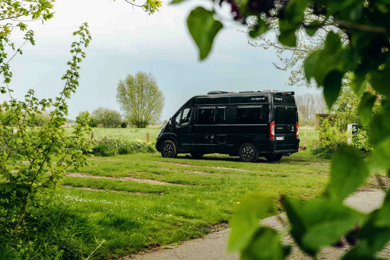Trendwende auf Reisen: Kompakt, grün, frei - der Boom des naturnahen Campens Bild: Trendwende auf Reisen: Kompakt, grün, frei - der Boom des naturnahen Campens