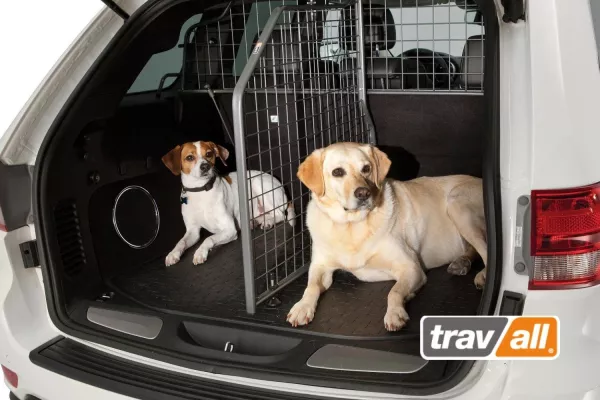 Bild: Travall® Safety Pack: Hundegitter und Kofferraumteiler sichern Hunde im Auto