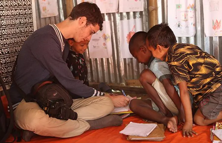 Bild: Jetzt bewerben - Freiwilligendienst bewegt