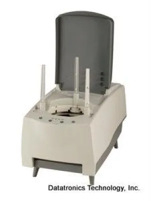 Bild: Datatronics bringt JuniBox 7210 den PC-unabhängigen Disc-Duplicator auf den europäischen Markt