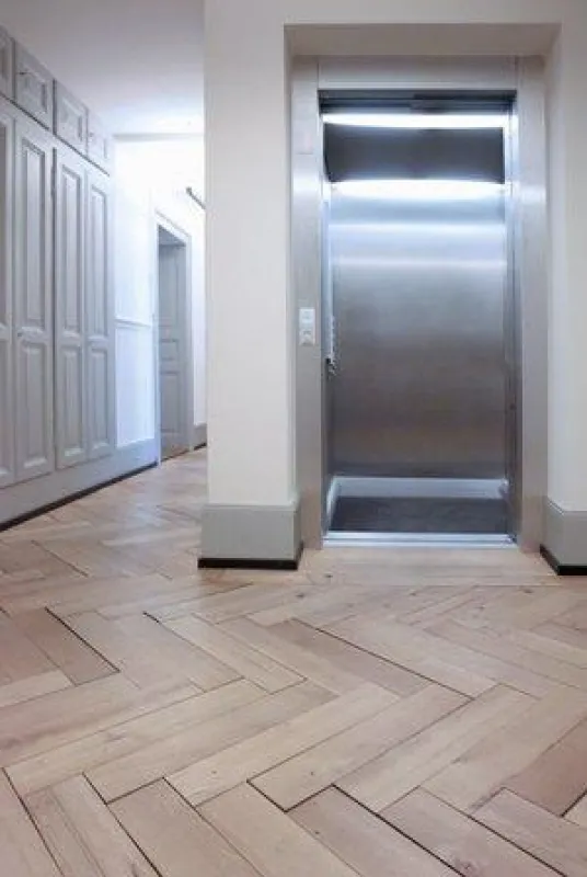 Einbaufertig und dennoch hochflexibel: Der Schindler 6300 ermöglicht einen schnellen und kostengünstigen Aufzugsaustausch.