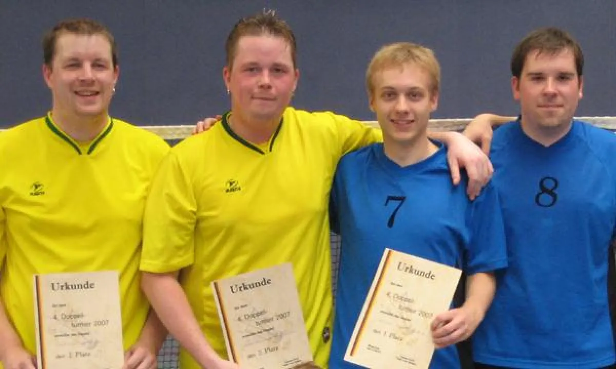 Standen sich im Finale gegenüber: (v.l.) Stefan Müller und Peter Müller sowie Scven Walter und Michael Kowallik. (Foto: Uwe Walter)