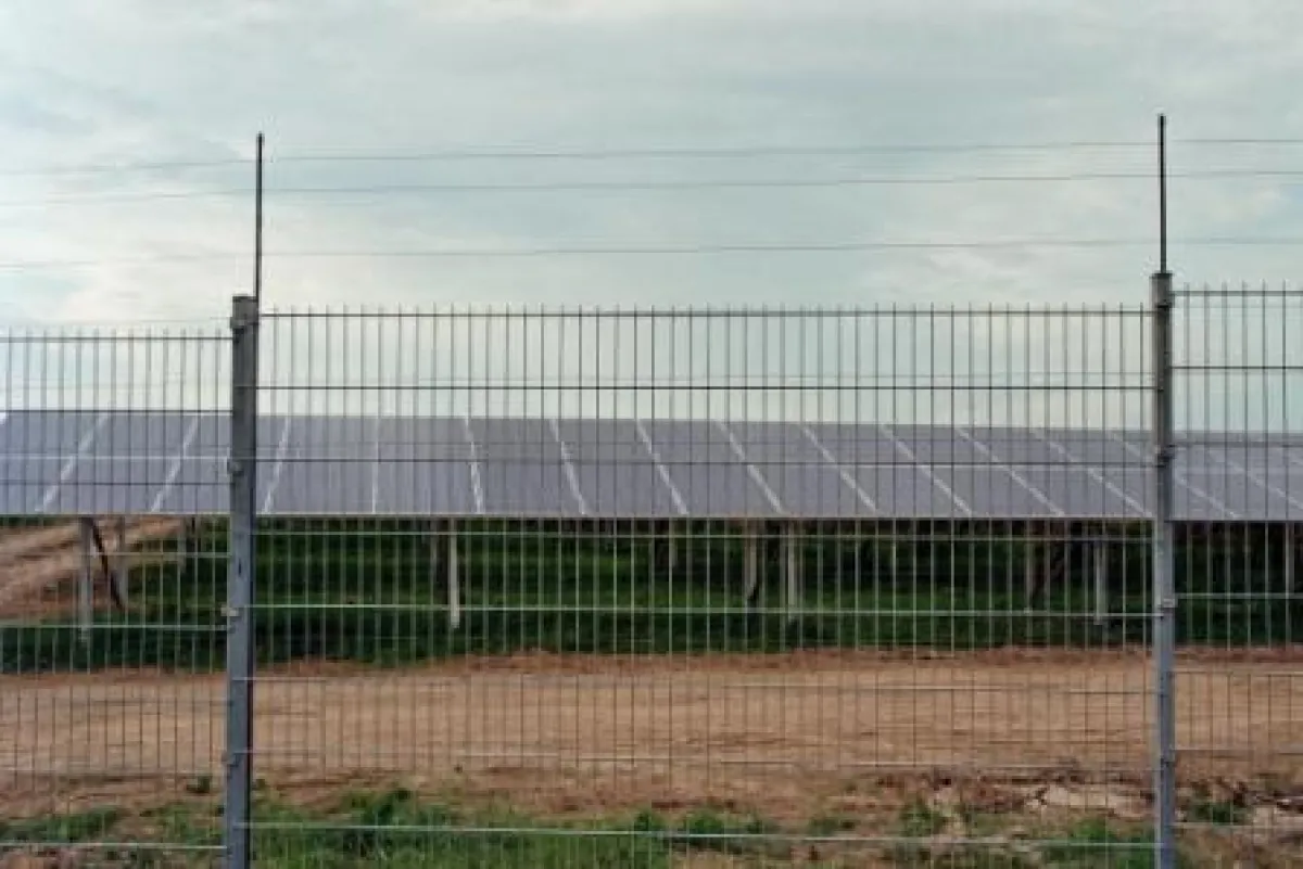 Zaunsicherung Energiedrahtsystem Solarpark