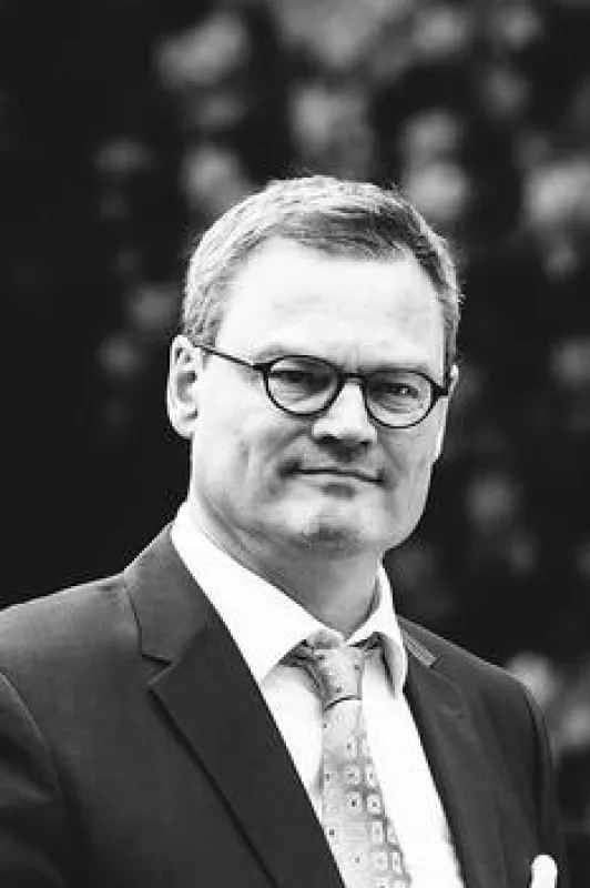 Dr. Lutz Kreutzer übernimmt den