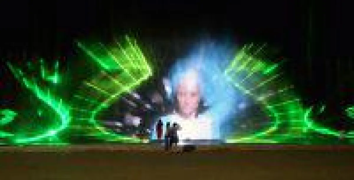 Lasereffekte und Animationen mit Videoprojektion auf Hydroschild, Black Sea Arena, Georgien