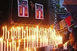 Bild: Schwere Restriktionen und Militäraufmarsch nach Selbstverbrennung des Mönches in Osttibet –