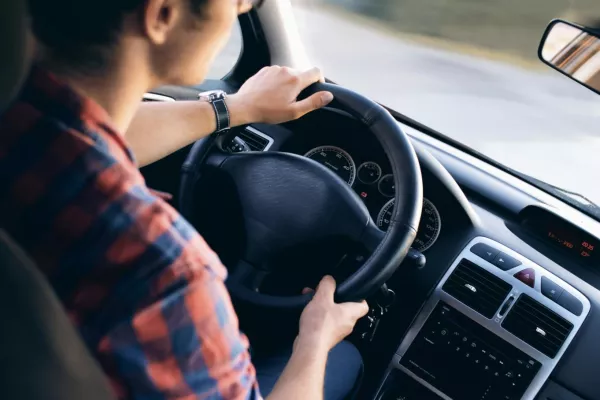 Bild: Autofahren: Besser sehen bei Nacht und in der Dämmerung