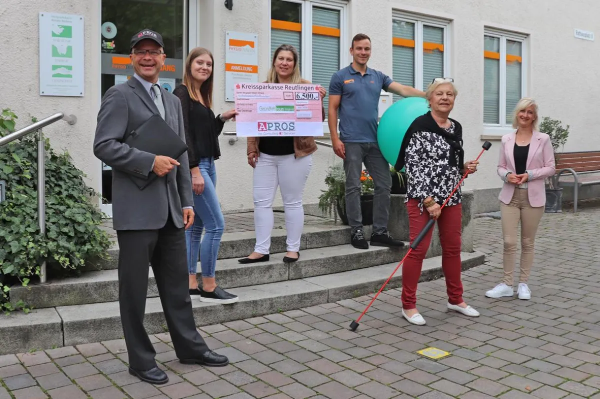 APROS überreicht 6500 Euro Spende als Überraschung bei der Vereinsssitzung in der PHYSIOEningen