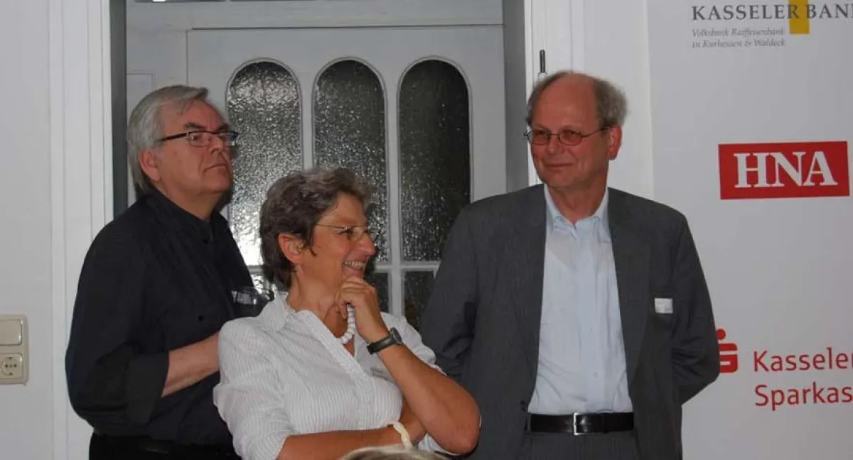 v.l.n.r: Oberbürgermeister a.D. Wolfram Bremeier, Geschäftsführerin euregioverlag Renate Matthei, Dr. Lorenz F.B. Becker vom Förderverein Louis-Spohr Stiftung