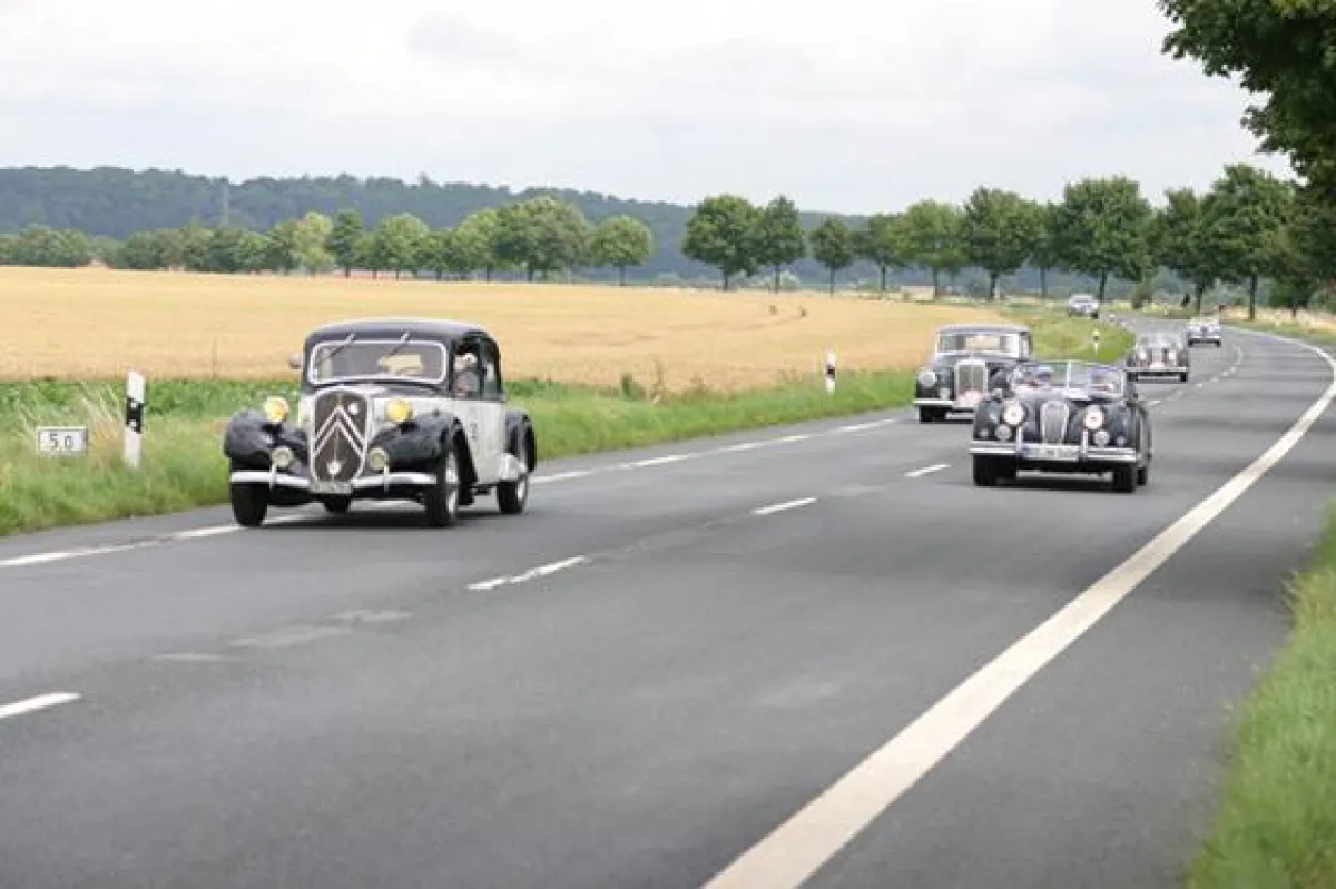 In sieben Tagen mit Oldtimern durch Deutschland fahren: Die traditionsreiche 