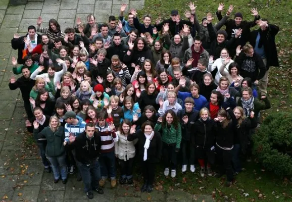 Bild: Jugendliche schreiben Zeitung gegen das Vergessen