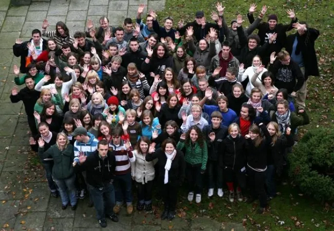 Bild: Jugendliche schreiben Zeitung gegen das Vergessen