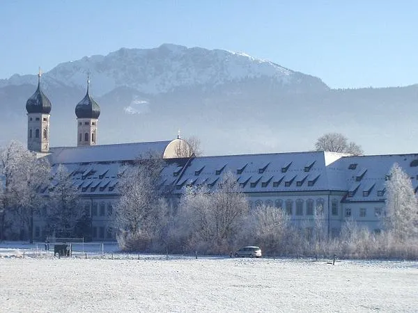 Bild: Erzbischof Dr. Robert Zollitsch kommt ins Kloster Benediktbeuern