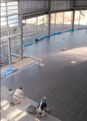 Bild: Erster Kleber mit temperaturunabhängiger Abbindezeit