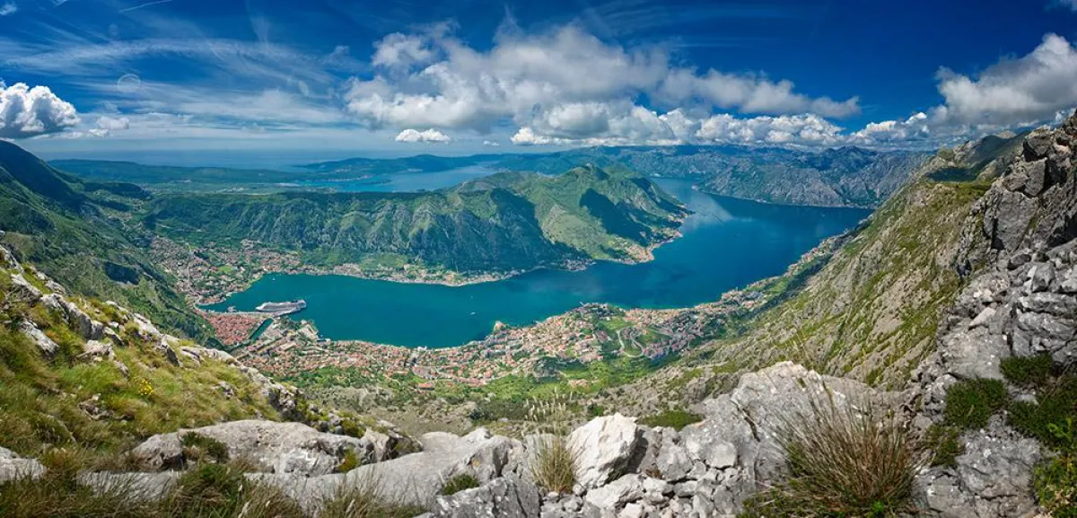 Die Bucht von Kotor gehört zu den beliebtesten Sehenswürdigkeiten Montenegros. Foto: NTO
