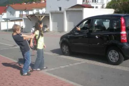 Gewaltprävention und Selbstbehauptung beim Tagesmütterverein NOK in Mosbach Bild: Gewaltprävention und Selbstbehauptung beim Tagesmütterverein NOK in Mosbach