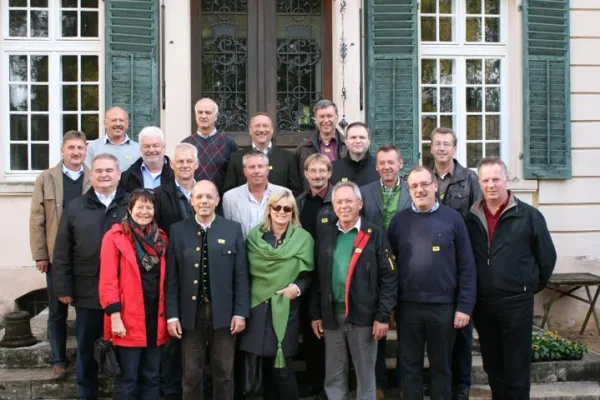 Bild: Bürgermeister lustwandeln in Gärten