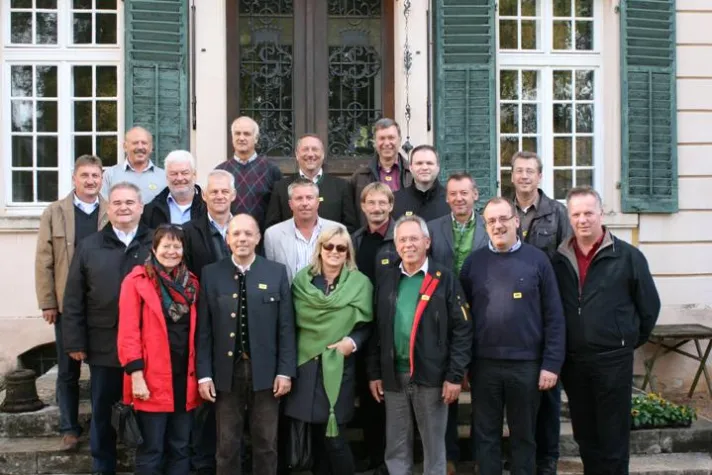 Bild: Bürgermeister lustwandeln in Gärten