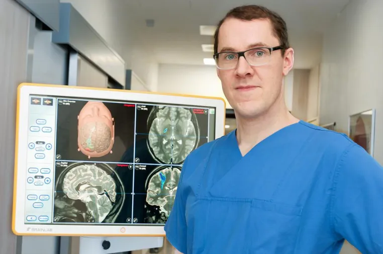 Neurochirurgen im Knappschaftskrankenhaus operieren jetzt auch Kinder mit Epilepsie Bild: Neurochirurgen im Knappschaftskrankenhaus operieren jetzt auch Kinder mit Epilepsie