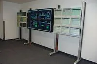 Bild: Kontrollraummöbel – Mehr Effizienz durch CommandDesk und Operatorstuhl