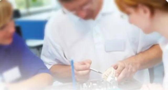Bild: Neue Kursthemen mit Bewährten kombiniert Jensen Dental bietet zahntechnische Kurse im 1. Halbjahr an