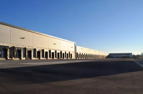 Bild: Symbolische Schlüsselübergabe für Aldi Logistikzentrum im irischen Mitchelstown
