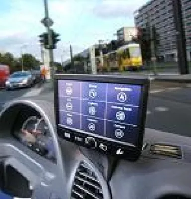 Bild: Flottenmanagement sorgt für Fahrzeugortung, Kommunikation und zentrales Management bei Entsorgern