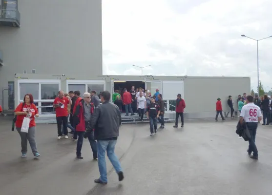 Bild: Mit ELA Räumen am Point of Sale: Fanshop am Heimstadion des FC Augsburg eröffnet