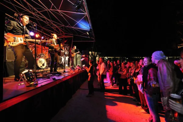 Mit dem Spar-Ticket zum European Elvis Festival Bild: Mit dem Spar-Ticket zum European Elvis Festival