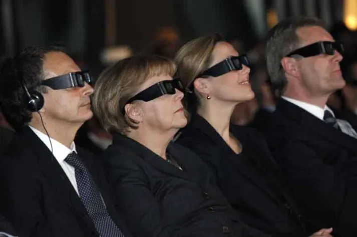 Bild: Großes Kino: insglück inszeniert Eröffnung der CeBIT 2010